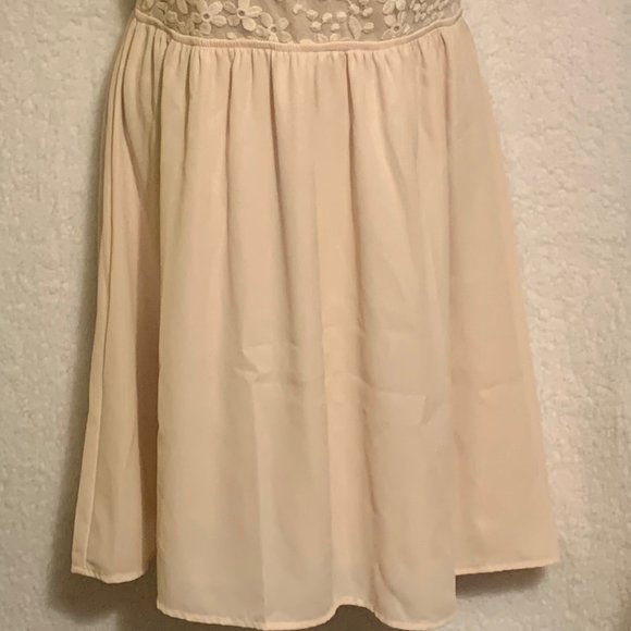 Women's cream WIndsor size Medium dress - Picture 2 of 4